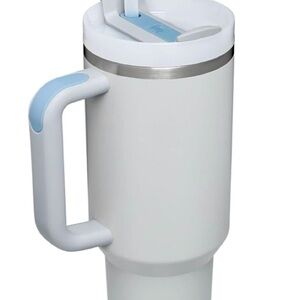 Ash 40oz Stanley NEW (price can be negotiated)